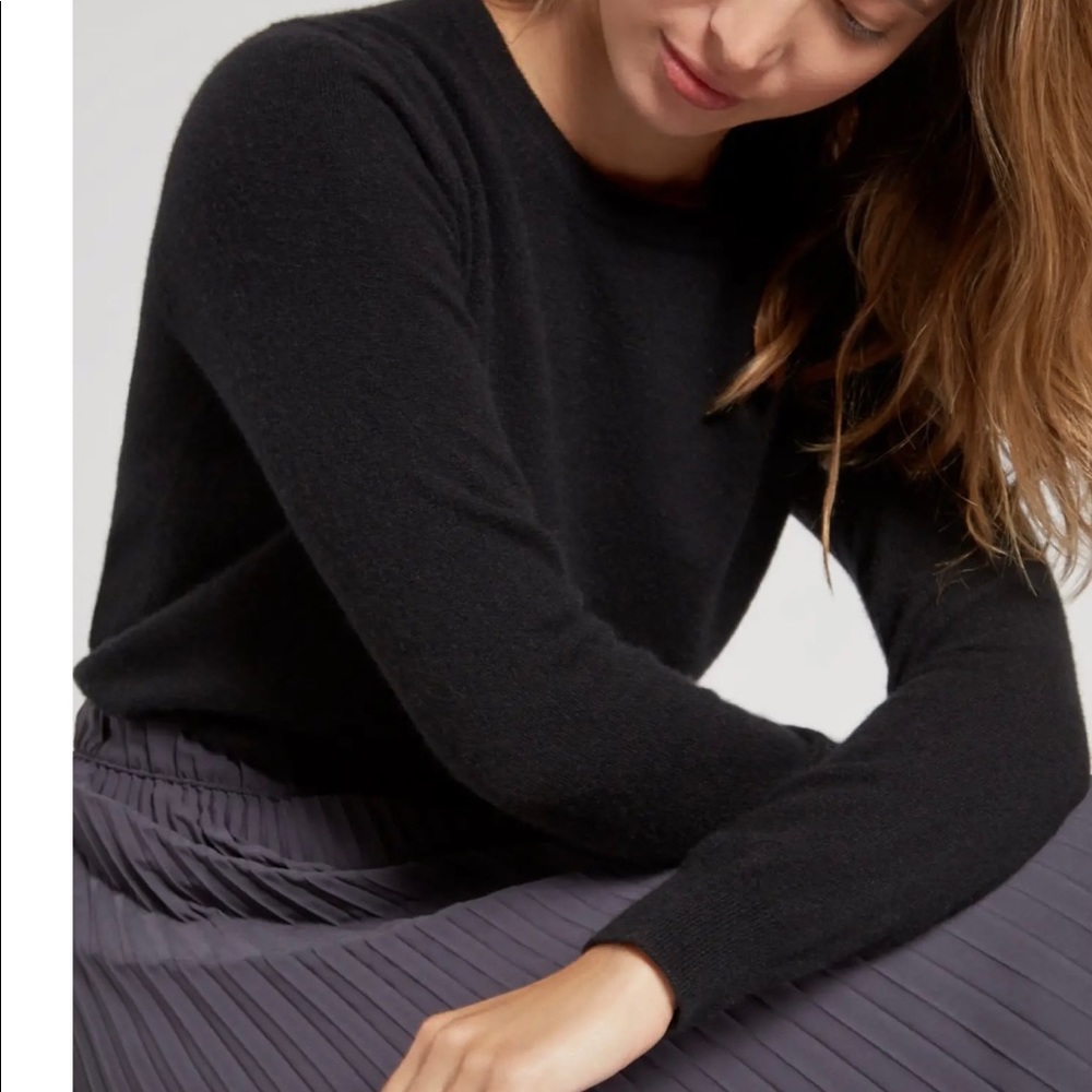Black 100% cashmere sweater